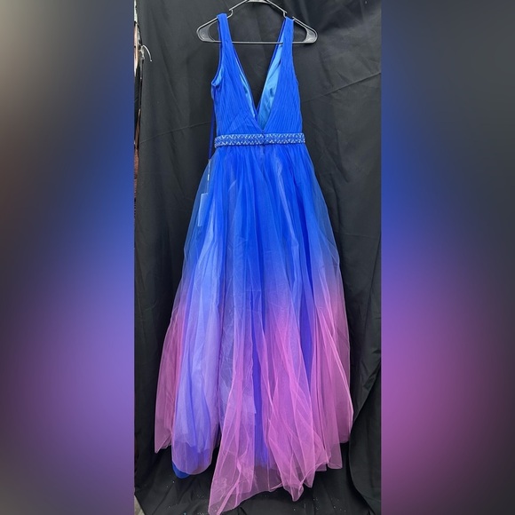 Mac Duggal 20378 NWT Beaded Belt Wrap Over Sleeveless Ballgown One-of-a-kind - Picture 2 of 3